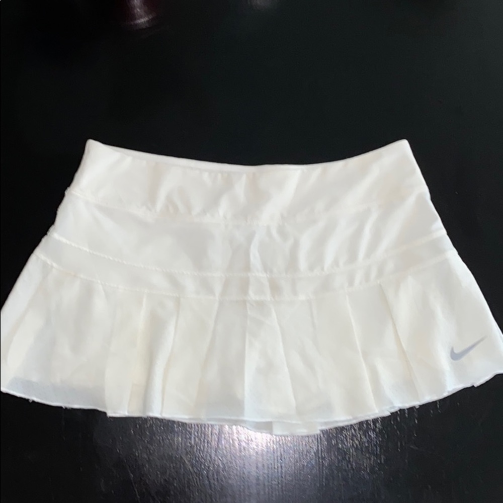 Nike Women’s Nikecourt dri-fit tennis skirt